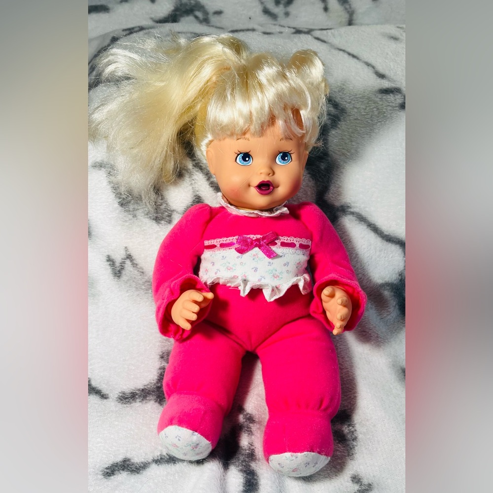 LIL SNIFFLES Interactive Doll by Irwin Toys - Vintage, 2000